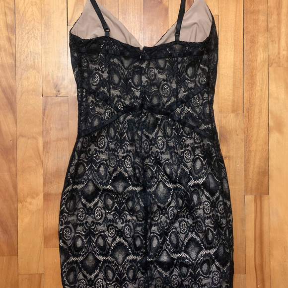 Guess - Little Black Dress in Lace - Picture 2 of 3